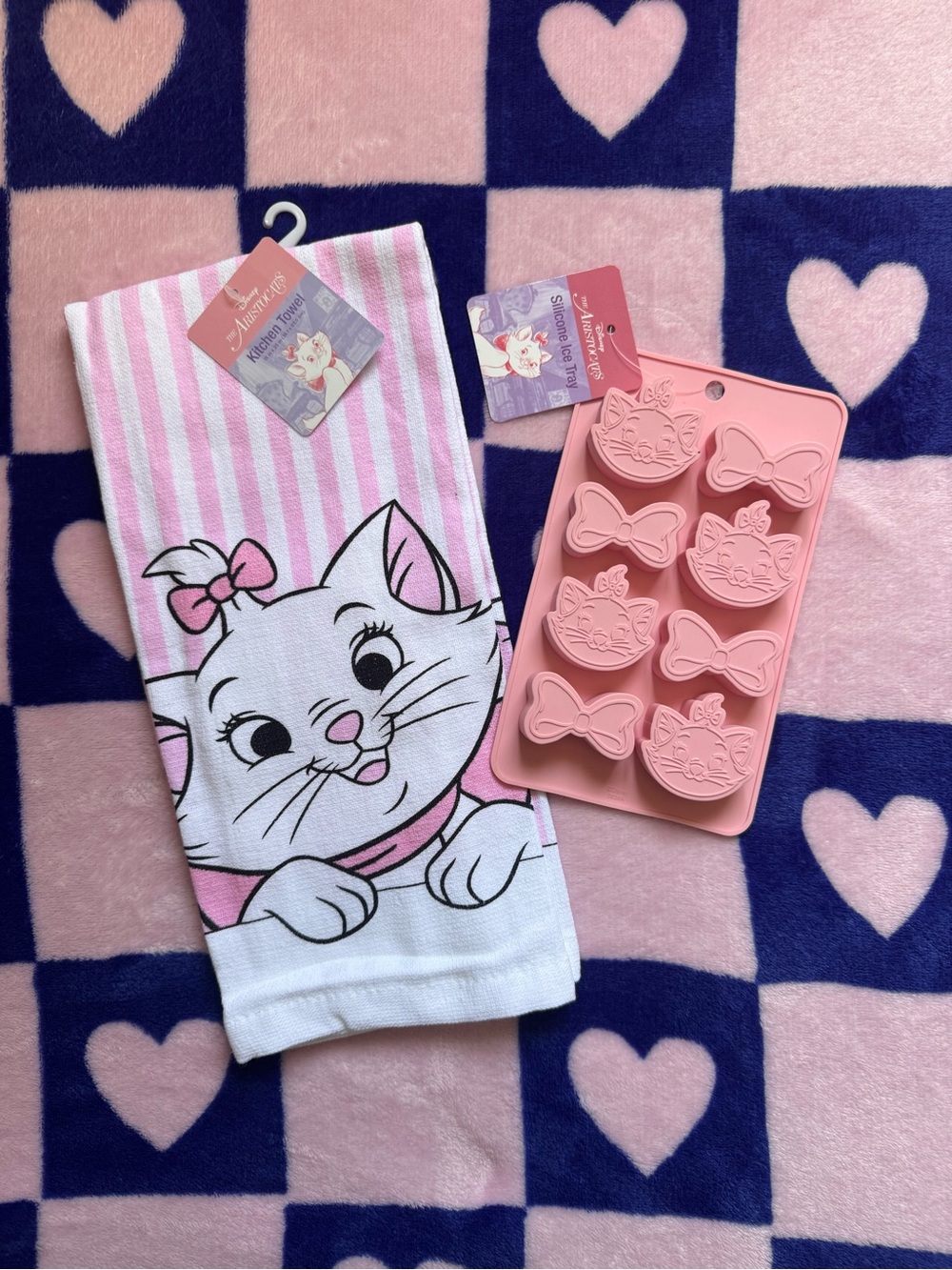 NWT The Aristocats Marie Kitchen Towel & Slicone Mold